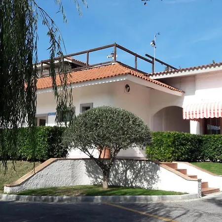 Sarzana- Mobilhome 5 Persone Pool And Garden אתר קמפינג *