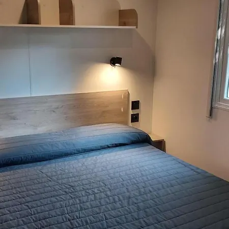 אתר קמפינג Sarzana- Mobilhome 5 Persone Pool And Garden סרזאנה