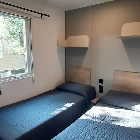 אתר קמפינג Sarzana- Mobilhome 5 Persone Pool And Garden סרזאנה