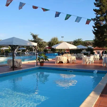 אתר קמפינג Sarzana- Mobilhome 5 Persone Pool And Garden