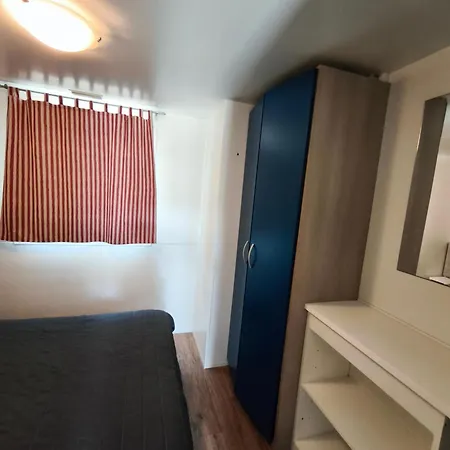 Sarzana- Mobilhome Pool & Garden Kamp alanı