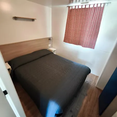 Sarzana- Mobilhome Pool & Garden Kamp alanı